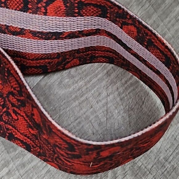 Fitness Resistance Band Exercise Snake Skin Glute Band - Picture 4 of 4